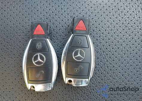 2010 Mercedes-Benz Glk 350 4Matic z USA, uszkodzony, nr VIN WDCGG8HB7AF488998